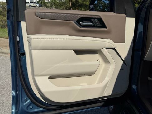 New 2026 GMC Yukon XL Denali w/ Advanced Technology Package image 17