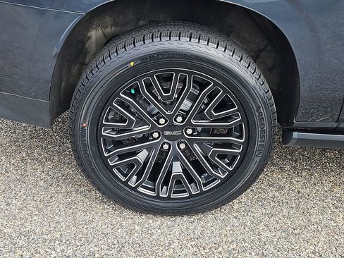 Used 2022 GMC Yukon XL Denali w/ Max Trailering Package image 4