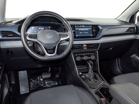 Used 2024 Volkswagen Taos SE FWD image 7