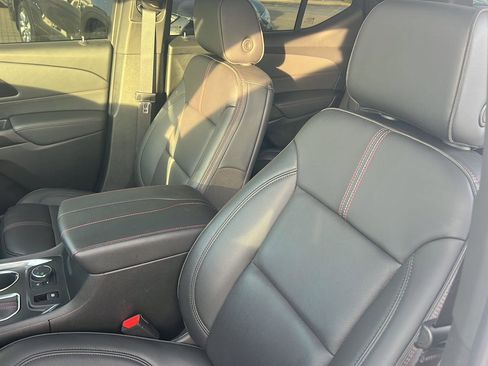 Used 2023 Chevrolet Traverse RS AWD/4WD image 32