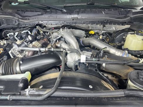 Certified 2022 Ford F350 Lariat w/ Chrome Package image 9