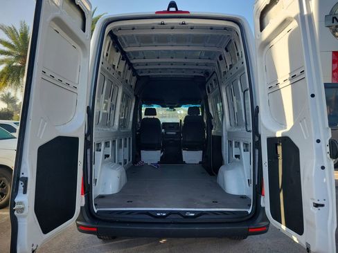 Used 2025 Mercedes-Benz Sprinter 2500 image 7