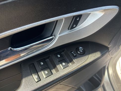 Used 2017 Chevrolet Equinox LS FWD image 22