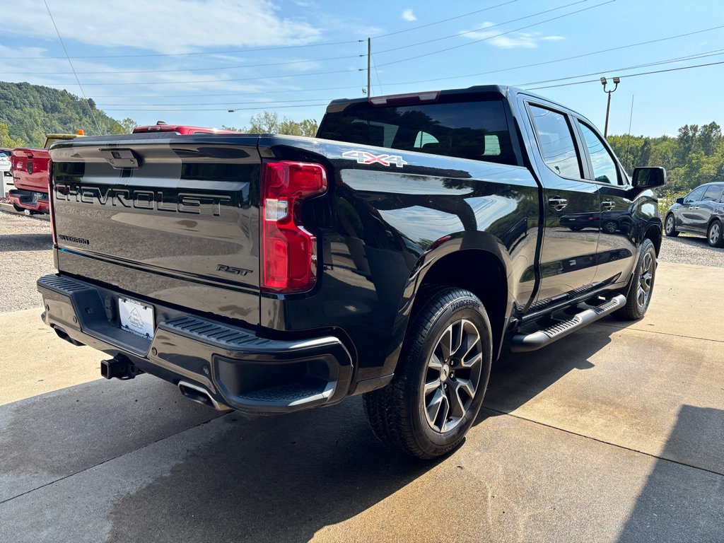 Used 2022 Chevrolet Silverado 1500 RST w/ Safety Package AWD/4WD image 4