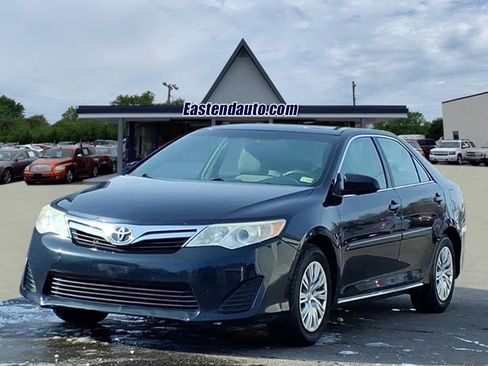 Used 2014 Toyota Camry LE image 1