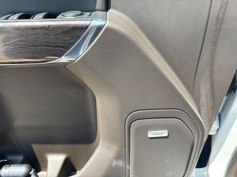 Used 2019 Chevrolet Silverado 1500 LTZ w/ LTZ Premium Package AWD/4WD image 17