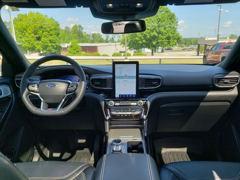 Used 2021 Ford Explorer ST w/ Equipment Group 401A AWD/4WD image 37