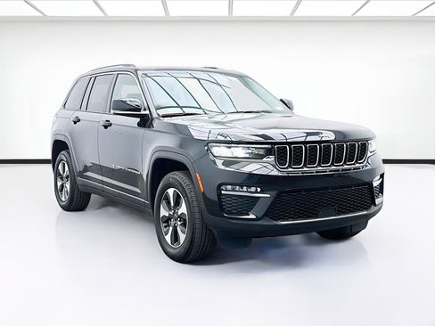 Used 2023 Jeep Grand Cherokee 4WD 4xe image 3