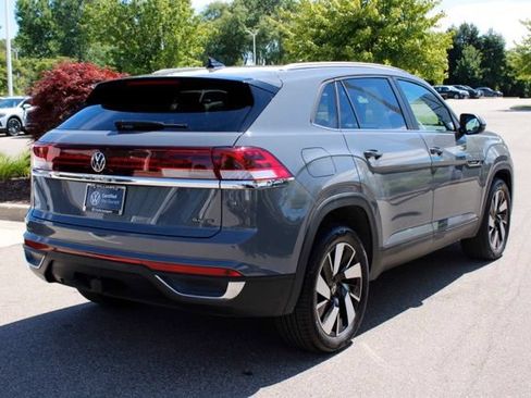 Used 2026 Volkswagen Atlas Cross Sport SE w/ Panoramic Sunroof Package AWD/4WD image 3
