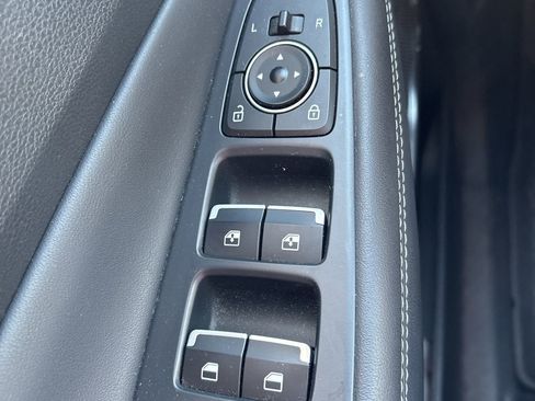 Used 2020 Hyundai Santa Fe SEL image 9