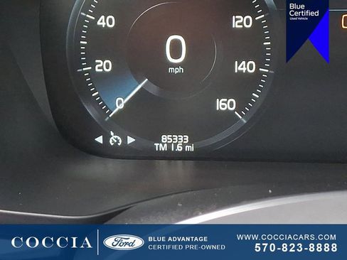 Used 2018 Volvo XC60 T5 Momentum w/ Vision Package AWD/4WD image 22