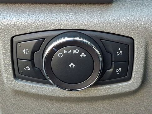 Certified 2019 Ford F150 XLT w/ Equipment Group 302A Luxury image 23