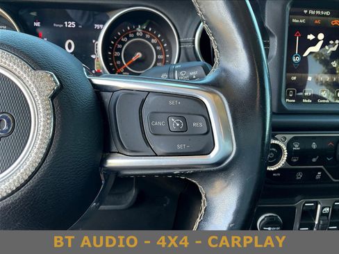 Used 2020 Jeep Gladiator Overland AWD/4WD image 13
