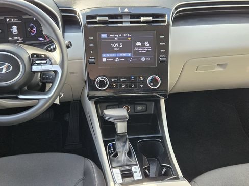 Used 2022 Hyundai Tucson SE FWD image 16