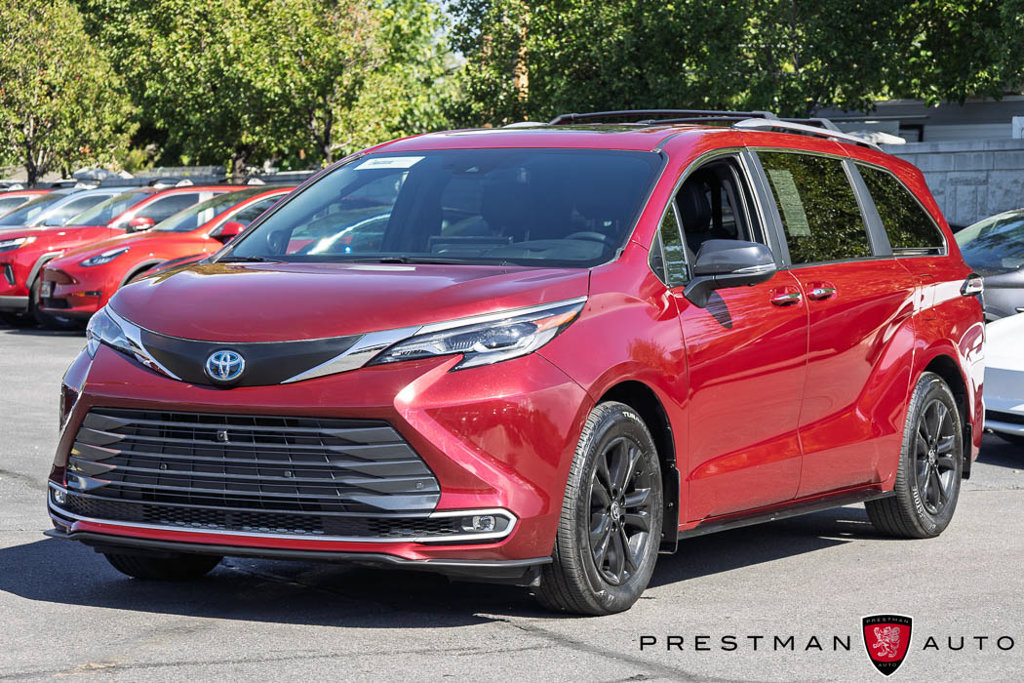 Used 2025 Toyota Sienna Platinum AWD/4WD image 20