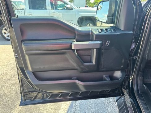 Used 2018 Ford F150 XLT w/ Equipment Group 302A Luxury AWD/4WD image 17