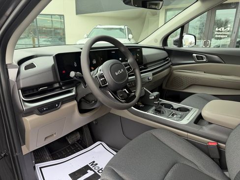 New 2026 Kia Carnival LX FWD image 28