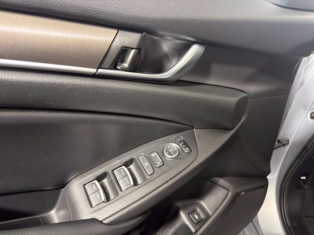 Used 2021 Honda Accord Hybrid image 9