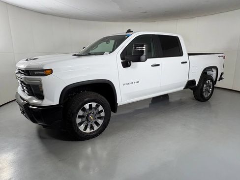 Certified 2025 Chevrolet Silverado 2500 Custom w/ Custom Value Package AWD/4WD image 6