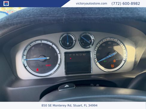 Used 2010 Cadillac Escalade Luxury image 18