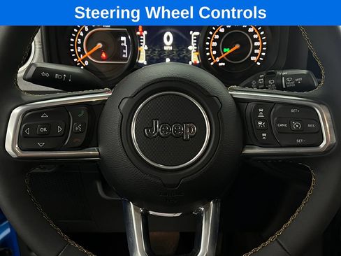 Used 2024 Jeep Wrangler Unlimited Sahara w/ Technology Group AWD/4WD image 19