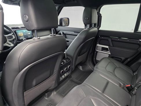 Used 2023 Land Rover Defender 130 SE image 14