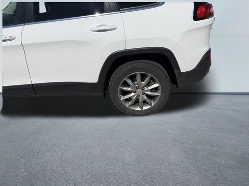 Used 2018 Jeep Cherokee Limited w/ Trailer Tow Group AWD/4WD image 5