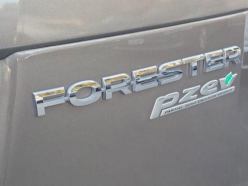 Used 2017 Subaru Forester 2.5i Touring image 8