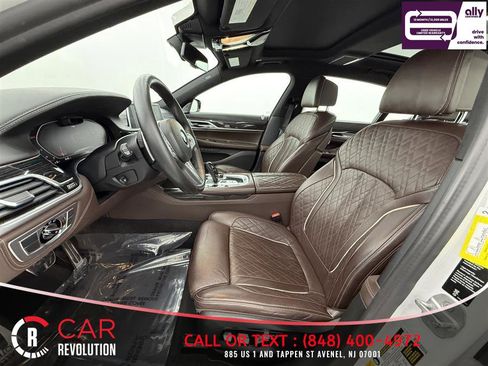 Used 2021 BMW 750i xDrive w/ Luxury Rear Seating Package image 7