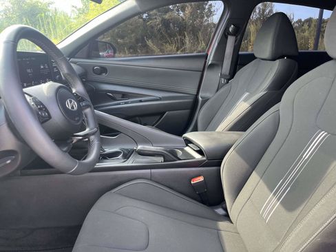 Certified 2025 Hyundai Elantra Sport FWD image 13