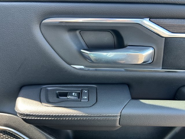 New 2026 RAM 1500 Laramie AWD/4WD image 21