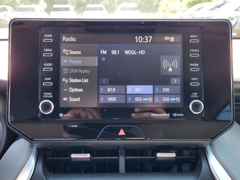 Used 2022 Toyota Venza XLE AWD/4WD image 11