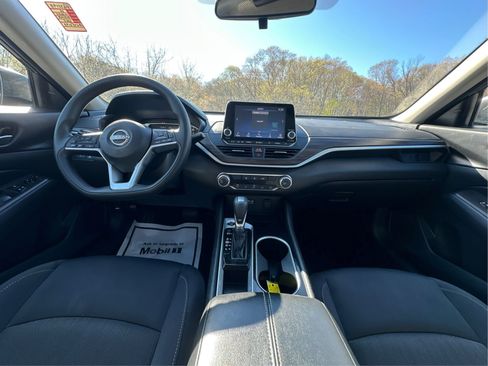 Used 2024 Nissan Altima 2.5 SV FWD image 26