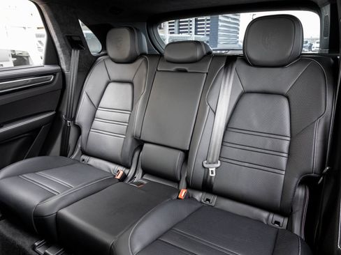 Certified 2023 Porsche Cayenne Turbo image 31