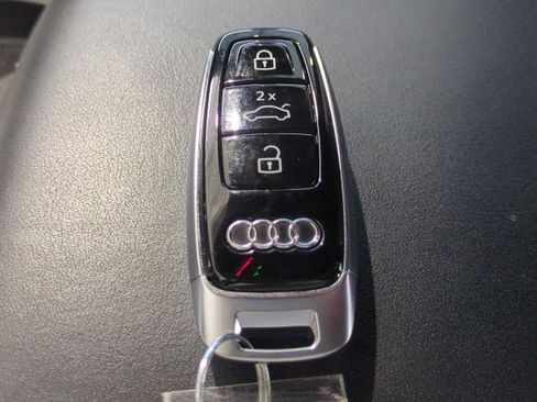 Used 2024 Audi SQ8 Prestige image 31