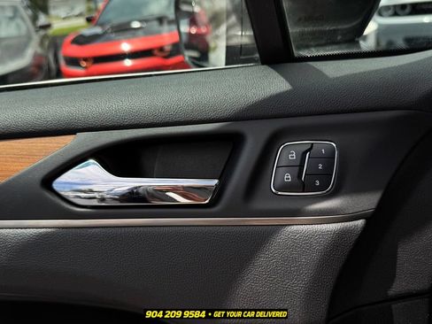 Used 2017 Lincoln MKC Select FWD image 17