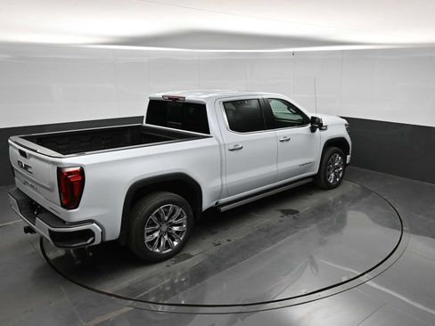 New 2026 GMC Sierra 1500 Denali w/ Denali Reserve Package AWD/4WD image 32