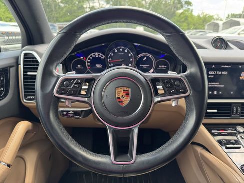 Used 2020 Porsche Cayenne image 10