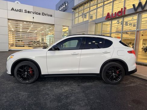 Used 2019 Alfa Romeo Stelvio Ti Sport w/ Quick Order Package 22S Sport image 3