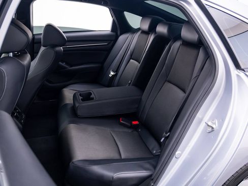 Used 2018 Honda Accord Sport image 17