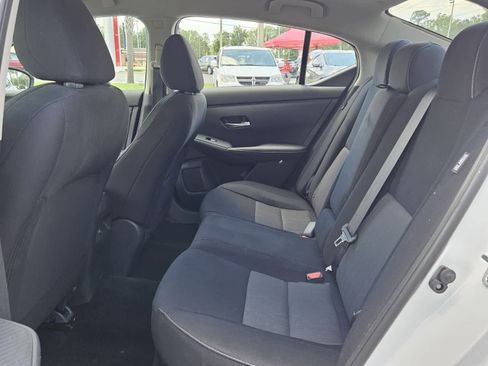 Used 2021 Nissan Sentra SV image 4