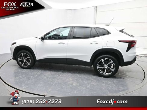 Used 2024 Chevrolet Trax RS image 15