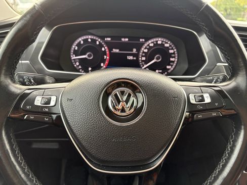 Used 2018 Volkswagen Tiguan SEL Premium AWD/4WD image 44