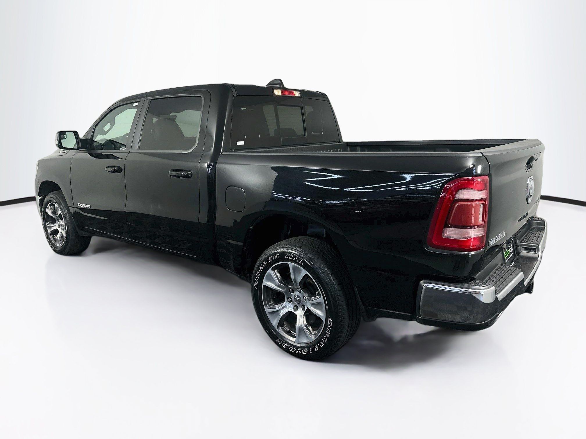 Used 2023 RAM 1500 Laramie AWD/4WD image 5