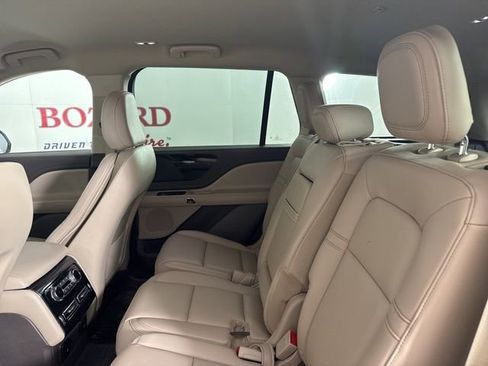 Used 2023 Lincoln Aviator 2WD w/ Class IV Trailer Tow Package image 13