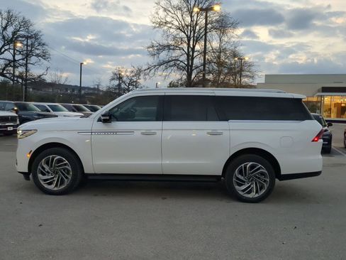 New 2026 Lincoln Navigator L Premier image 6