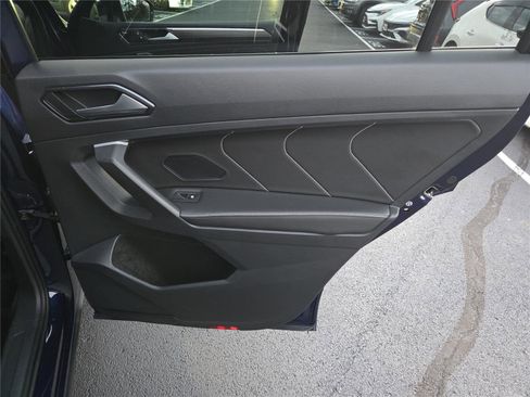 Used 2024 Volkswagen Tiguan SEL R-Line image 33