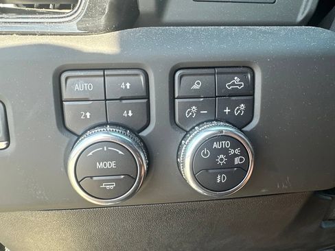 Used 2025 GMC Sierra 2500 AT4 AWD/4WD image 24