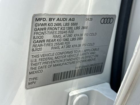 Used 2025 Audi Q5 Premium Plus w/ Premium Plus AWD/4WD image 29