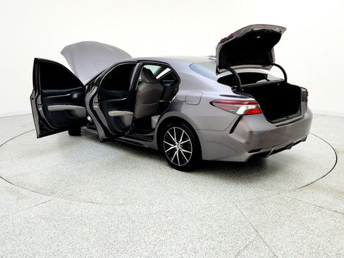 Used 2021 Toyota Camry SE w/ Carpet Mat Package (TMS) image 14